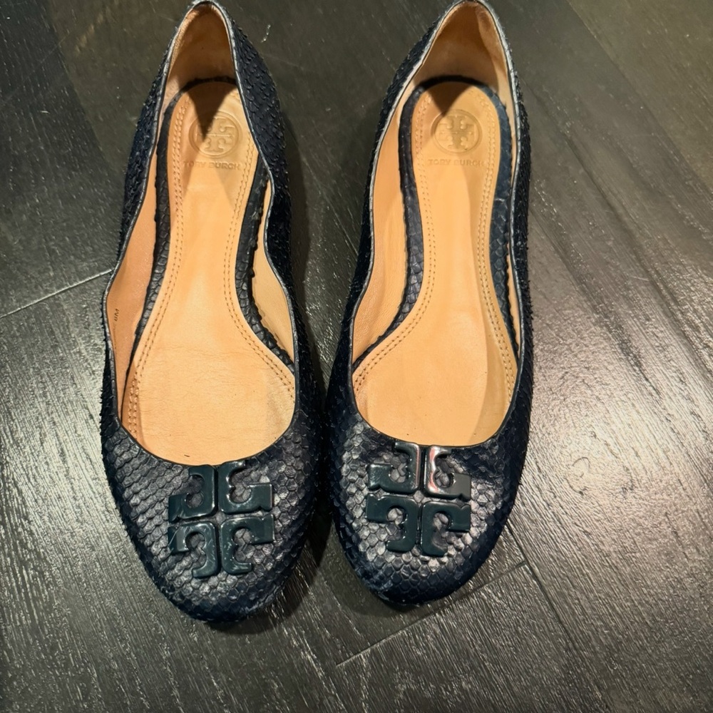 Tory Burch Blue Flats with Intricate Pattern and Rounded Toe